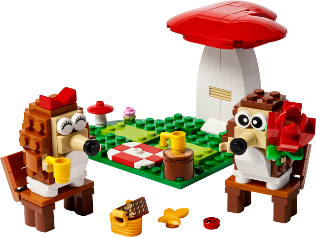 LEGO Hedgehog Picnic Date set 40711