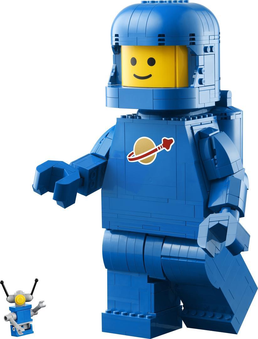 LEGO Up-Scaled Blue Astronaut Minifigure set 40921 - Other theme