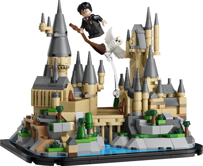 LEGO Mini Hogwarts Castle set 40975 - Harry Potter theme