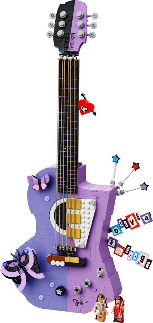 LEGO Olivia Rodrigo’s Dual Guitar set 43031 - Editions theme